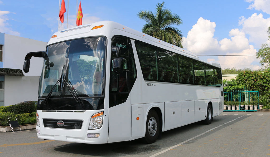 Thuê xe 45 chỗ Vĩnh Long - Hyundai Universe ngoại hình đẹp mắt