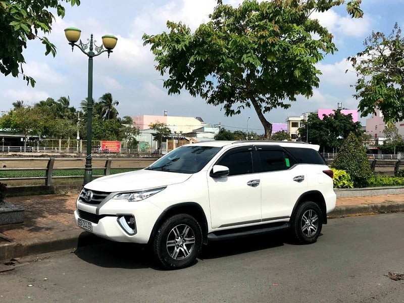 thuê xe 7 chỗ Fortuner Vĩnh Long