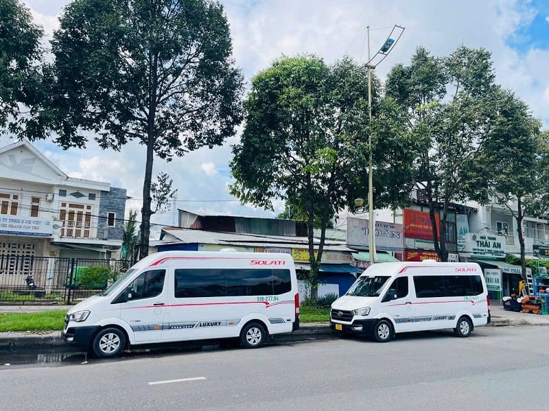 Thay vì đi xe khách gò bó thời gian hay tour ghép thiếu linh hoạt, thuê xe Cần Thơ đi miền Tây 1 ngày giá rẻ đang là lựa chọn được nhiều gia đình, nhóm bạn và khách công tác ưu tiên nhờ sự chủ động, thoải mái và tối ưu chi phí.
